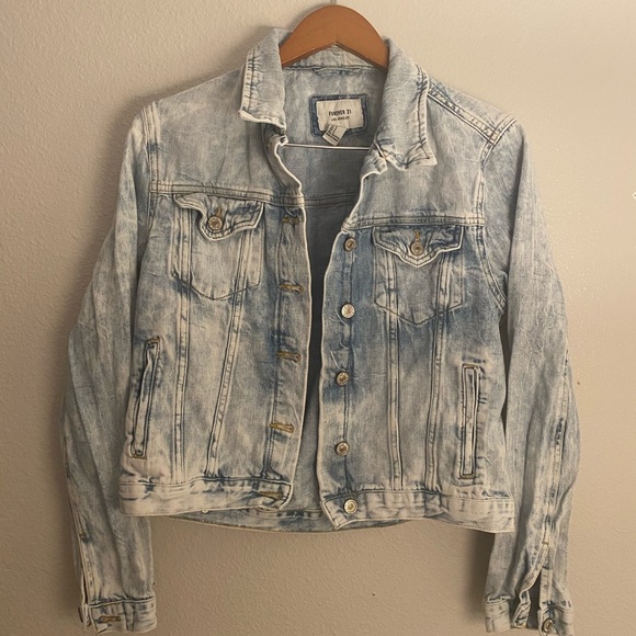 Jean Jacket distressed - Picture 1 of 5